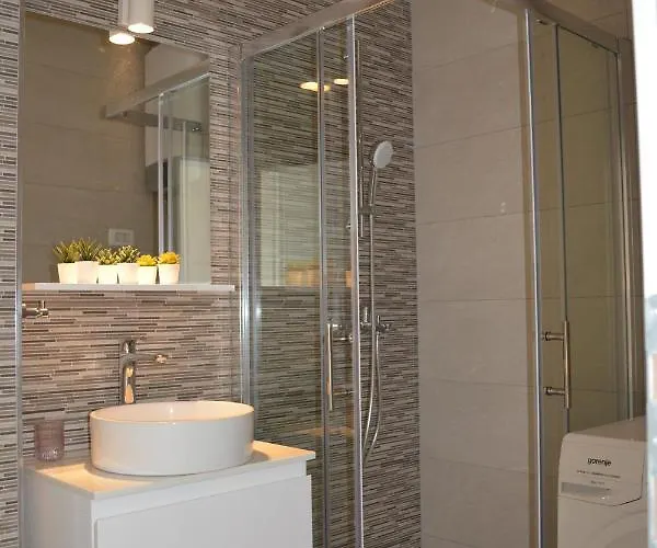 Antea Apartman Pag Town